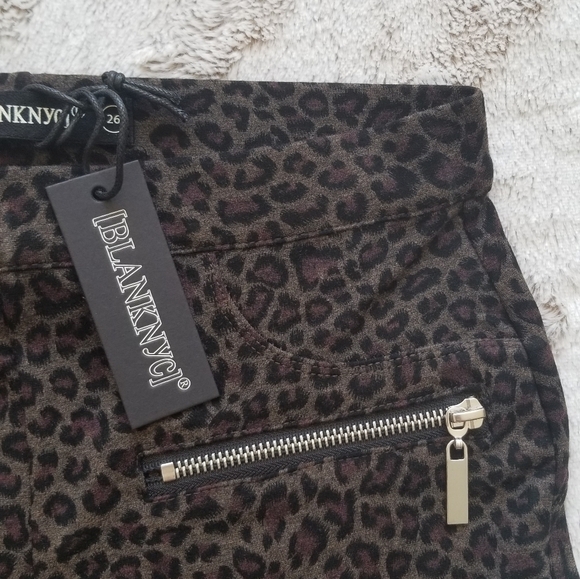 ✨️CL Blank NYC Leopard Print Shorts Zipper Accent New Size 26 - Picture 3 of 8